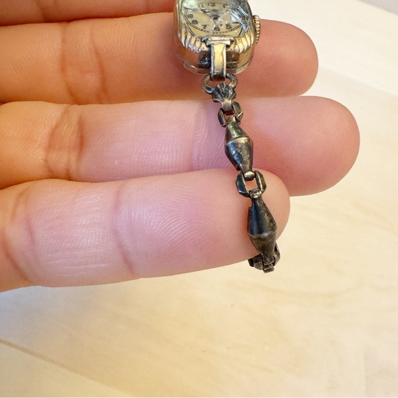 Delmark Swiss Ladies Watch 1/20 -12K G. F. Sterling Base Pat. - Picture 7 of 11